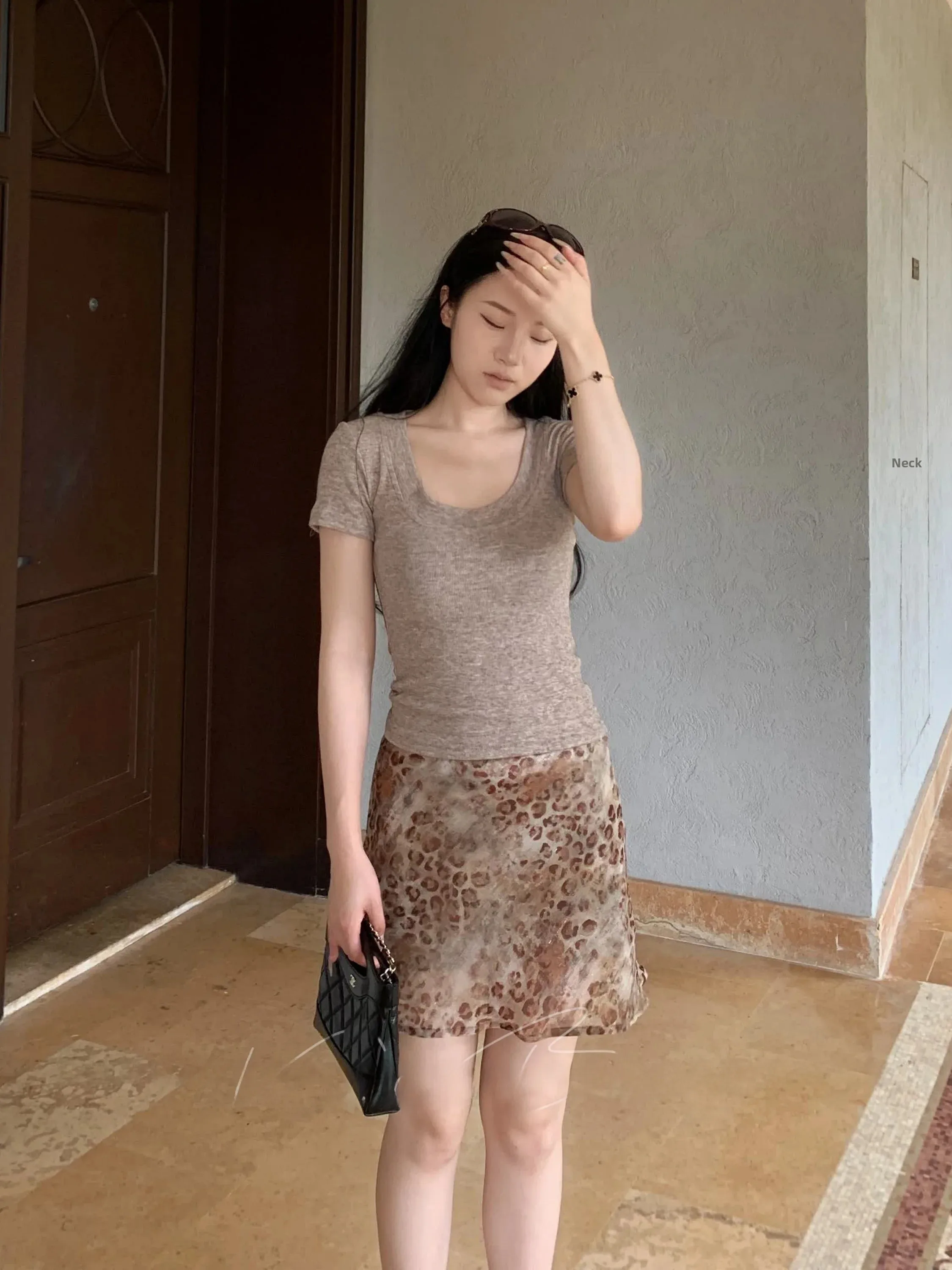 

Slim Fit Leopard Print Set Women Summer Short Sleeve Large U Neck T Shirt Half Skirt Sexy Elegant Two Piece Set Fashionable E...