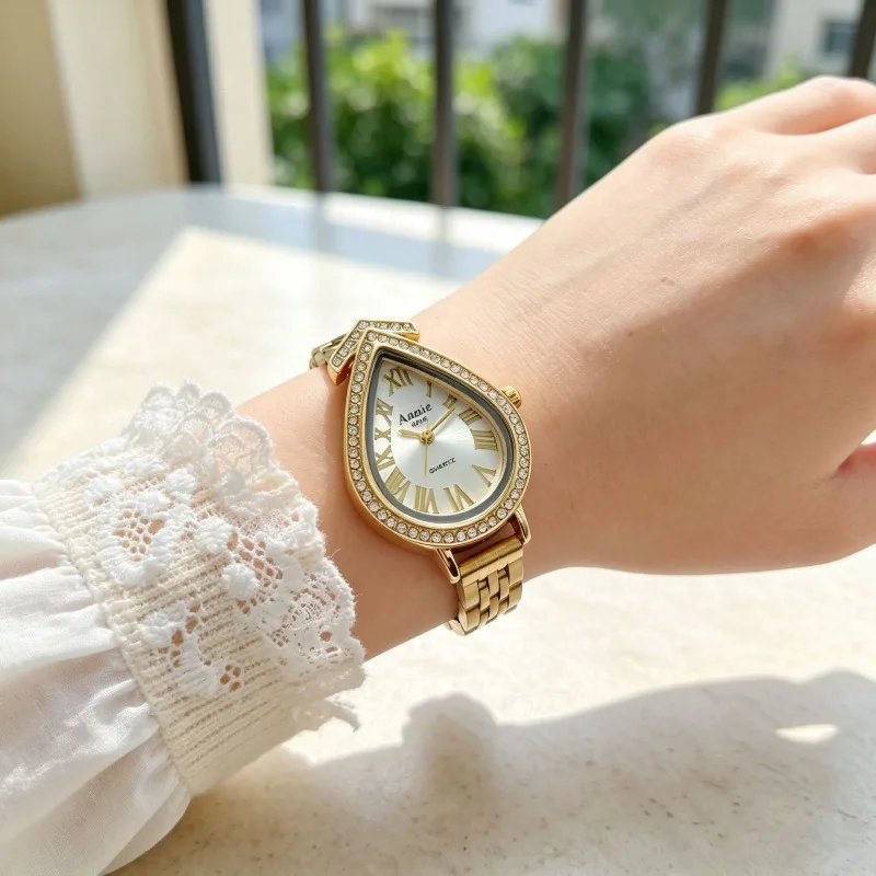 Famous Brand Women Gold Watch Waterdrop Shaped Women's Watch Luxury Ladies' Gift Watch Fashion Diamond Encrusted Wristwatch