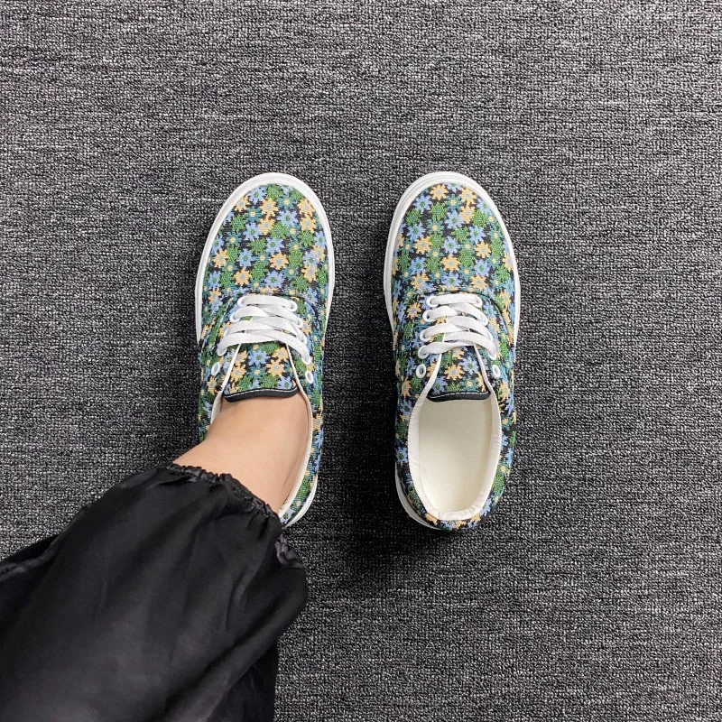

Oversized Retro Floral Breathable Canvas Shoes Fresh Country Style Low-Top Lacing Casual Shoes Versatile Summer/Fall Big Siz