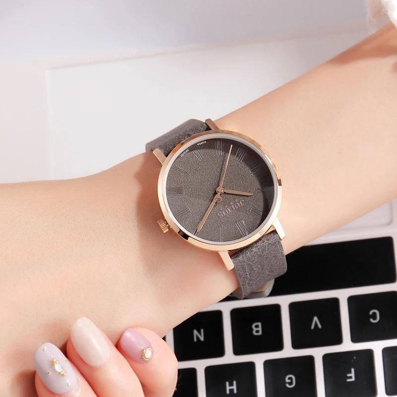 New women's watchsimple Korean stylelarge dialfashionable student style, leather strap, quartz watch, stylish quartz wristwatch.