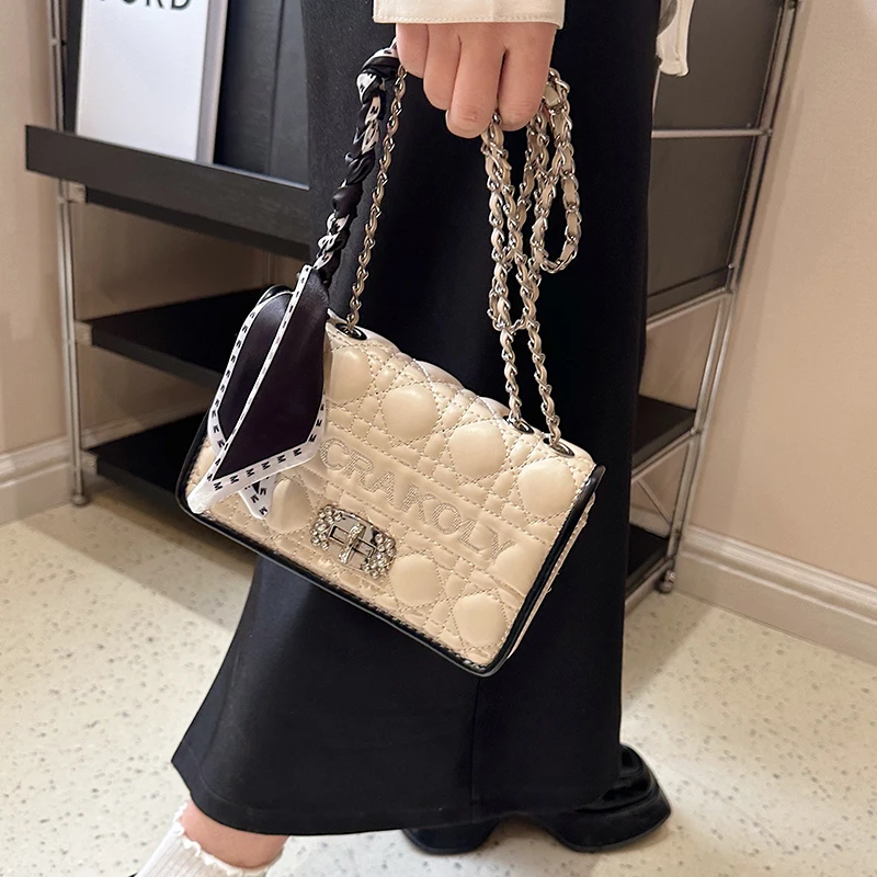 

Unique Casual Simple Crossbody Handbag With Solid Color And Trendy Design Perfect For Paris Fashion Women