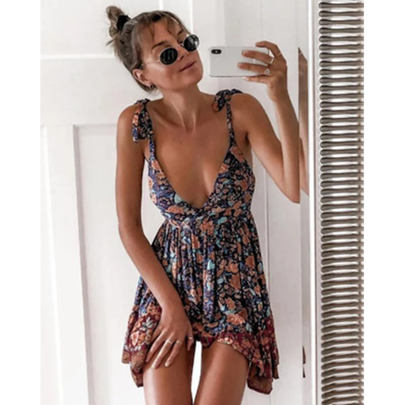 

Spring and Summer Hot V-neck Casual Beach Vacation Dress Sexy Strap Low-cut Printed Dress