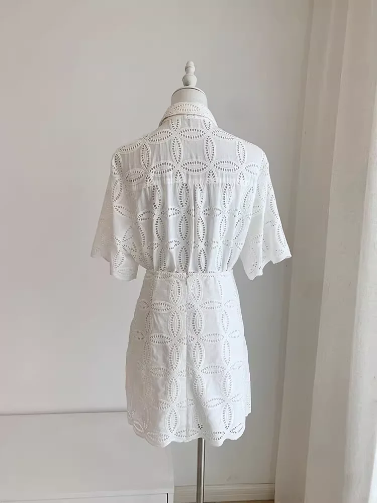 الجوف خارج التطريز الإناث الأبيض مجموعة بدوره إلى أسفل طوق قصيرة الأكمام بلوزة أعلى + ألف خط عالية الخصر تنورة صغيرة عطلة الدعاوى