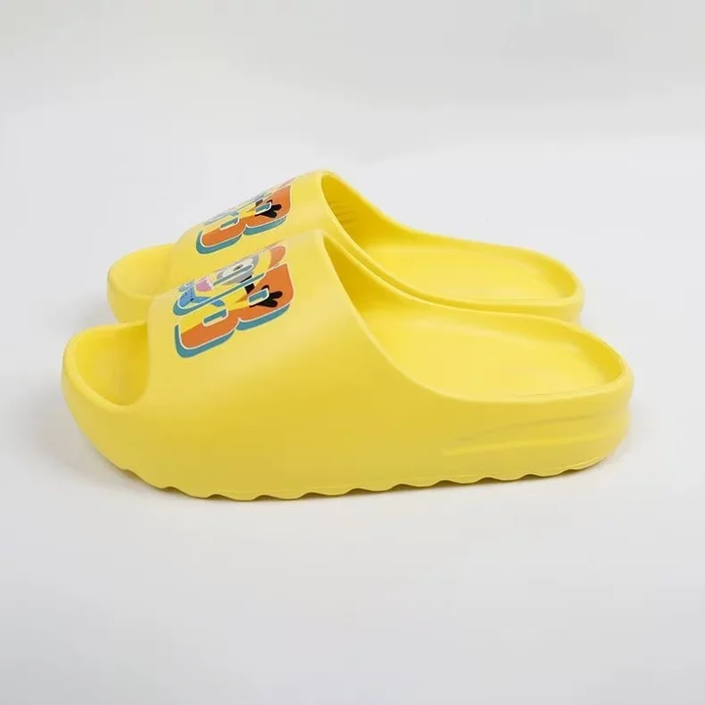 real photos 2025 new summer Couple Home Female Cute Indoor Bathroom Anti Slip Stepping Feeling yellow fashion women Slippers