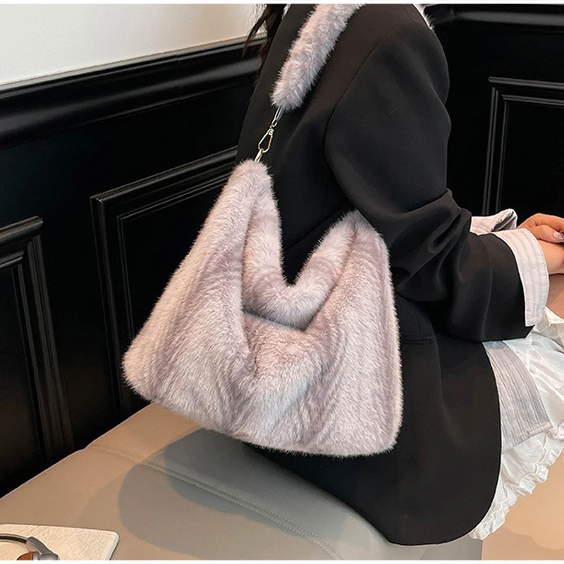 Weiche Kunstfell-Umhängetasche, Flauschige Plüsch-Handtasche für Damen, Warme Wintertasche für den Alltag, Große Kapazität, Leichtgewicht – Detail 14