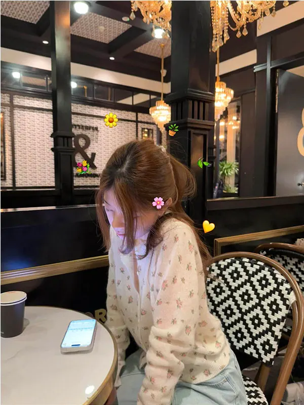 Korean Style Beautiful White Floral Knitted Open Cardigan Women's Early Spring Loose Fit Slimming Top Outerwear