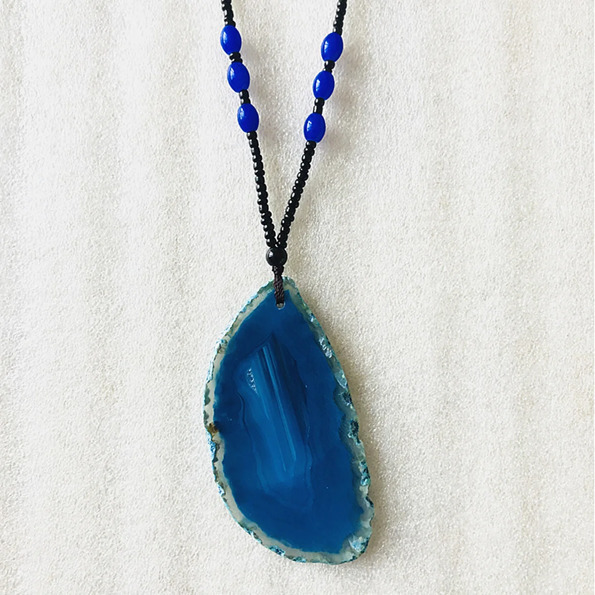 

9Pcs Brazil Natural Colorful Agate Slices Dyed Gemstones for Pendant Wind Chime Sweater Chain Coasters Wedding Accessories