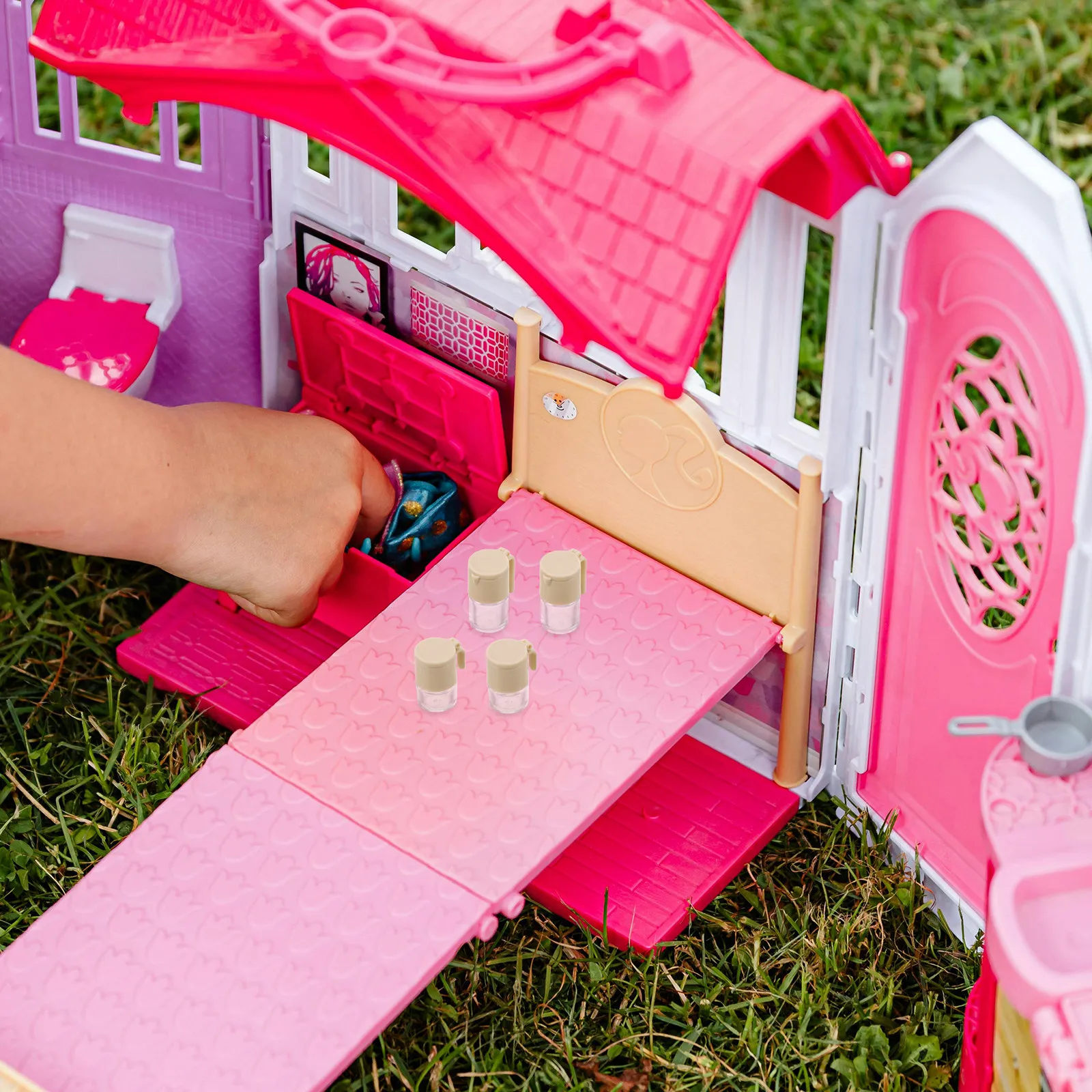 

4Pcs Miniature Condiment Jar Realistic Design Mini Oil Pot Kitchen Scene Display Dollhouse Seasoning Containers Sugar Salt Spice