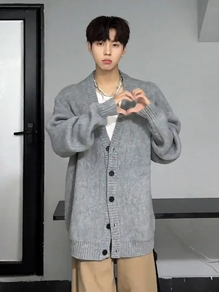 

Корейский мужской вязаный кардиган оверсайз с V-образным вырезом, свободный свитер, повседневная зимняя верхняя одежда, удобная модель с длинными рукавами