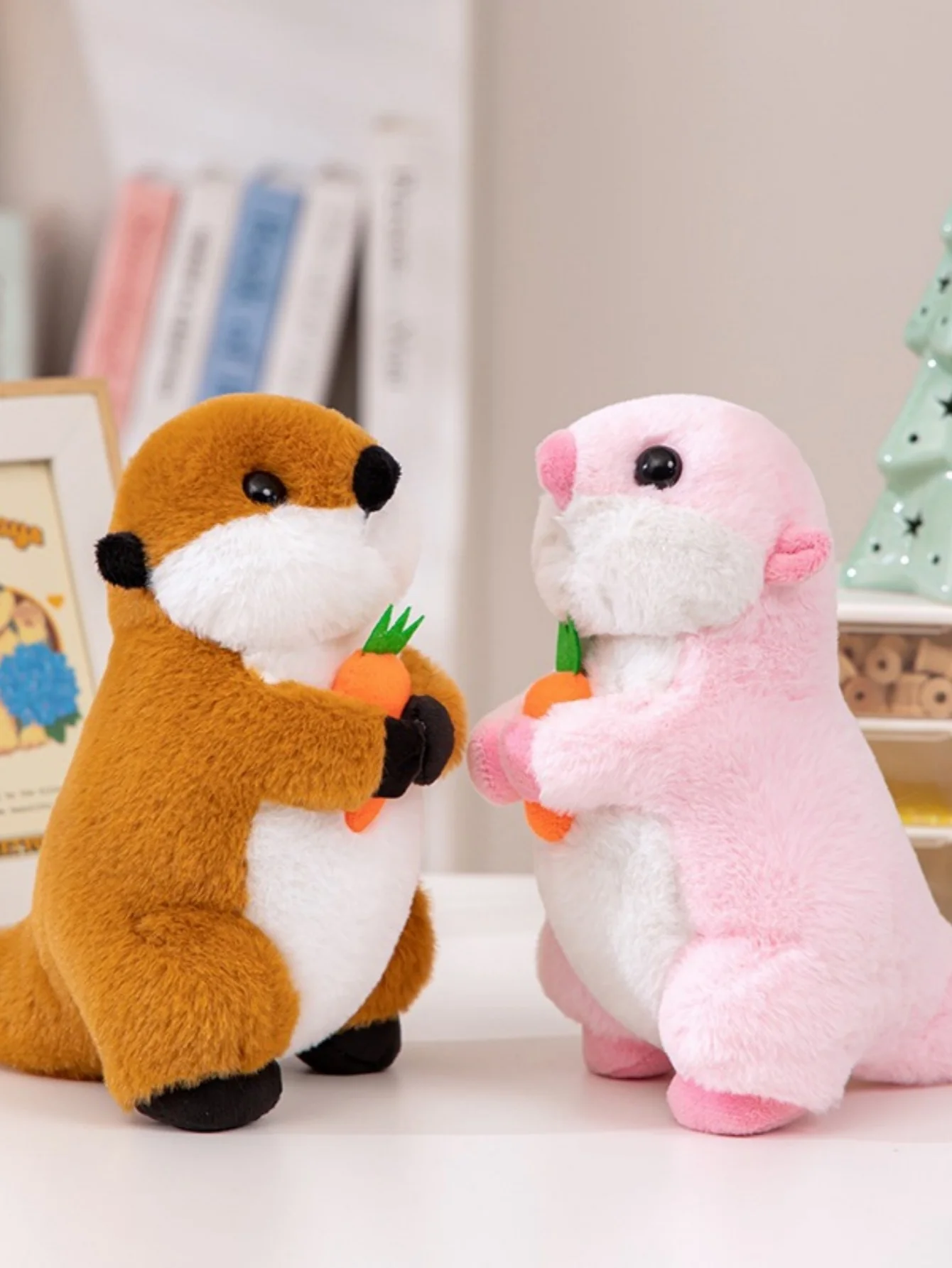 ラッコぬいぐるみ漫画ハグニンジンソフト動物人形女の子のためのなだめる枕家の装飾カワウソグッズ