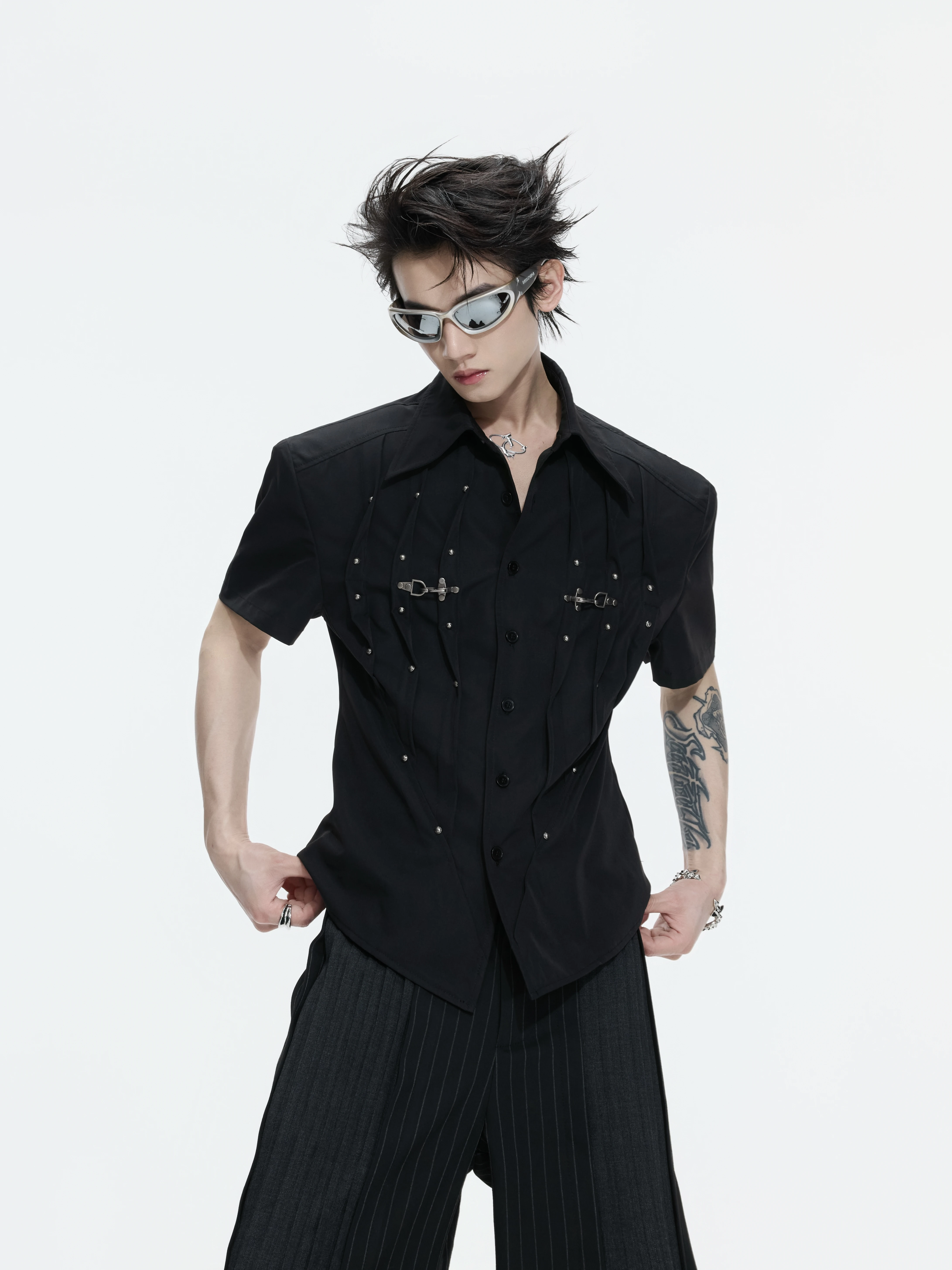 Gothic Style Short Sleeve Shirt Pleated Waistline Detachable Shoulder Pads Rivet Detail Slim Fit Women's Premium Feeling Shirt