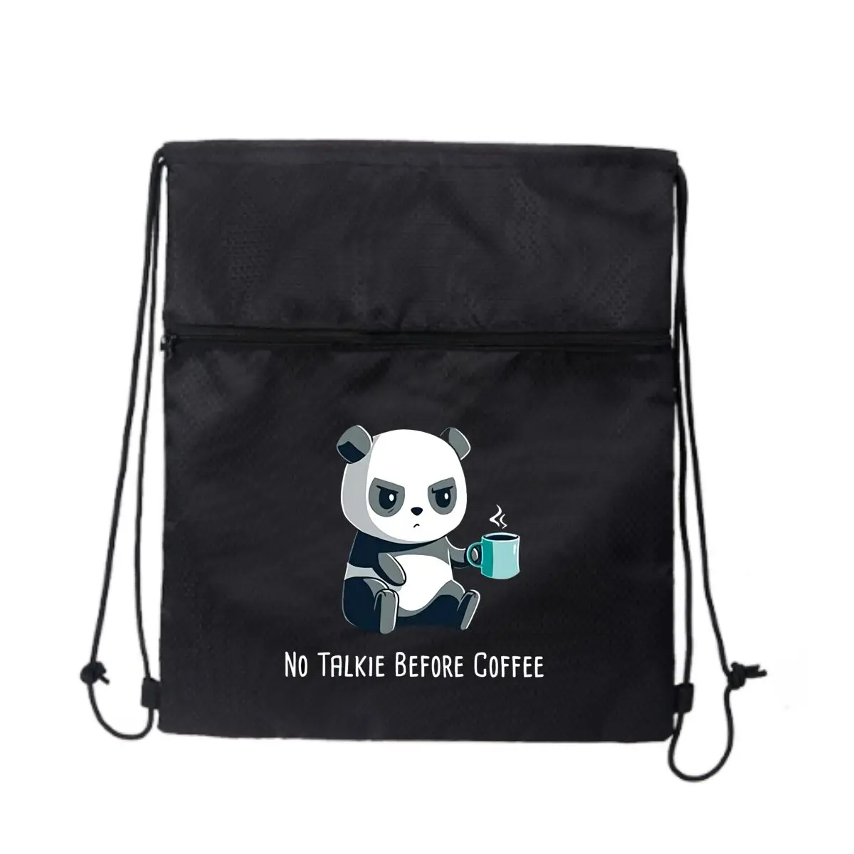 

Дизайн No Talkie Before Coffee с мультяшной пандой. Незаменимый уличный рюкзак на молнии на шнурке. Пройти для любителей активного отдыха.