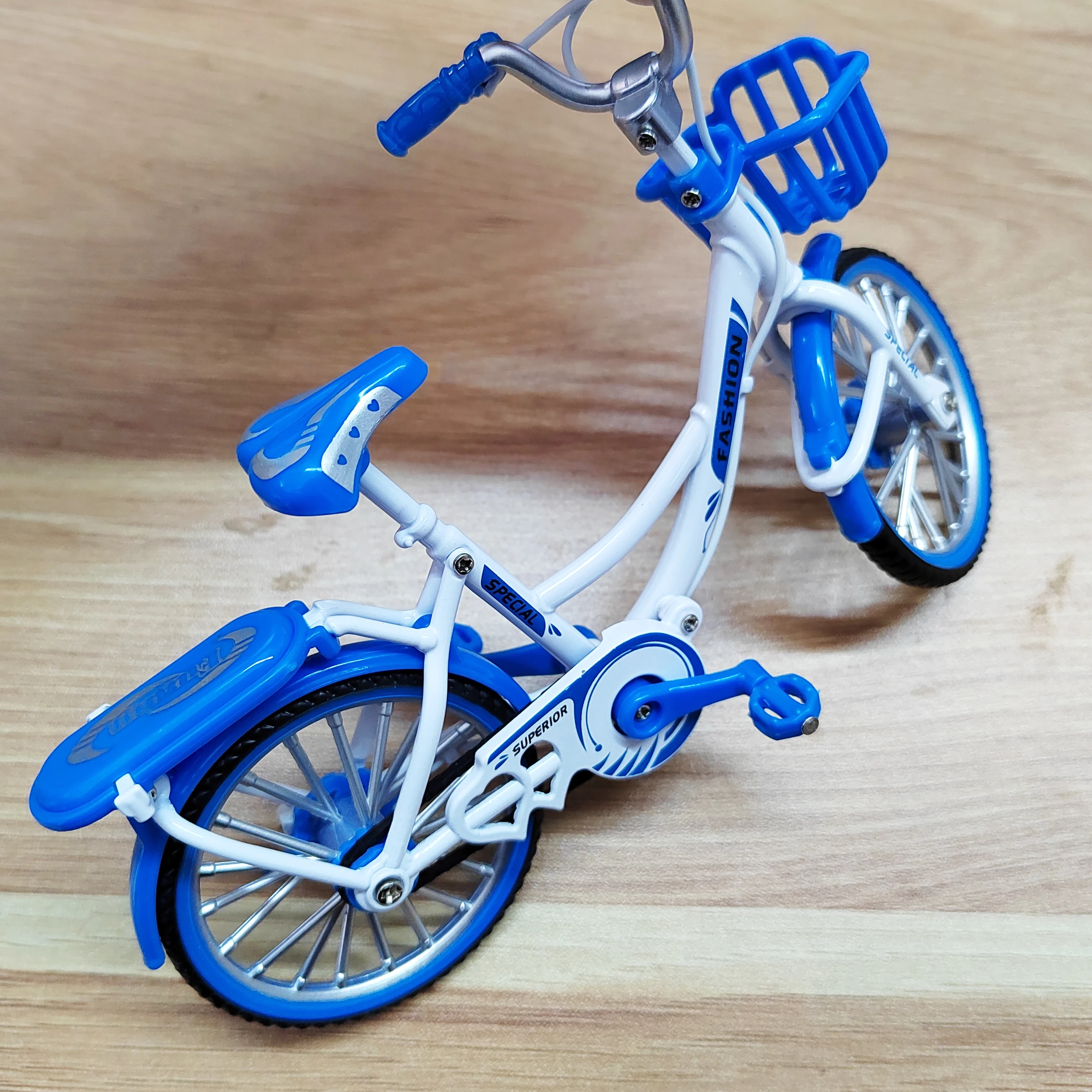 New Creative Bicycle 1: 10 Finger Bike Model Alloy Diecast with Basket Bicycle Simulation Collection Gifts Toys for boys