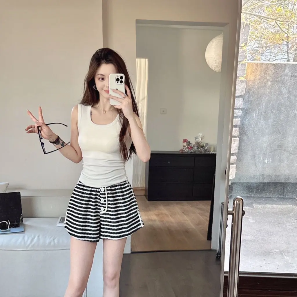 dongdaemun-2401-women's-ballet-vest-slim-fit-cotton-top-with-collar-and-breast-pad-beautiful-back-one-piece-cup-covering-design