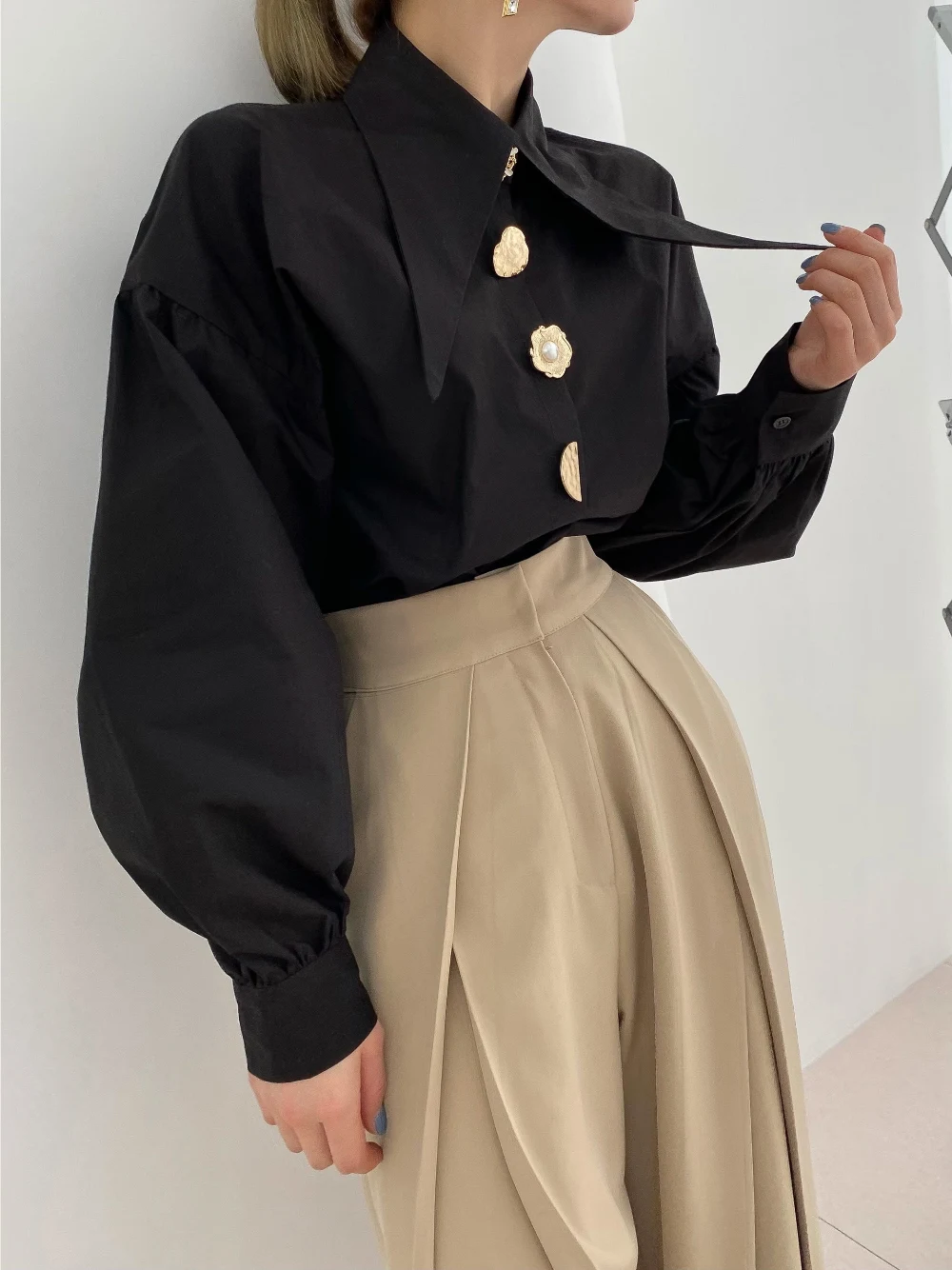 

Spring Fashion Long Sleeve Shirt Pointed Collar Office Lady Blouse Office Women Shirts Turn Down Collar Loose Clothing