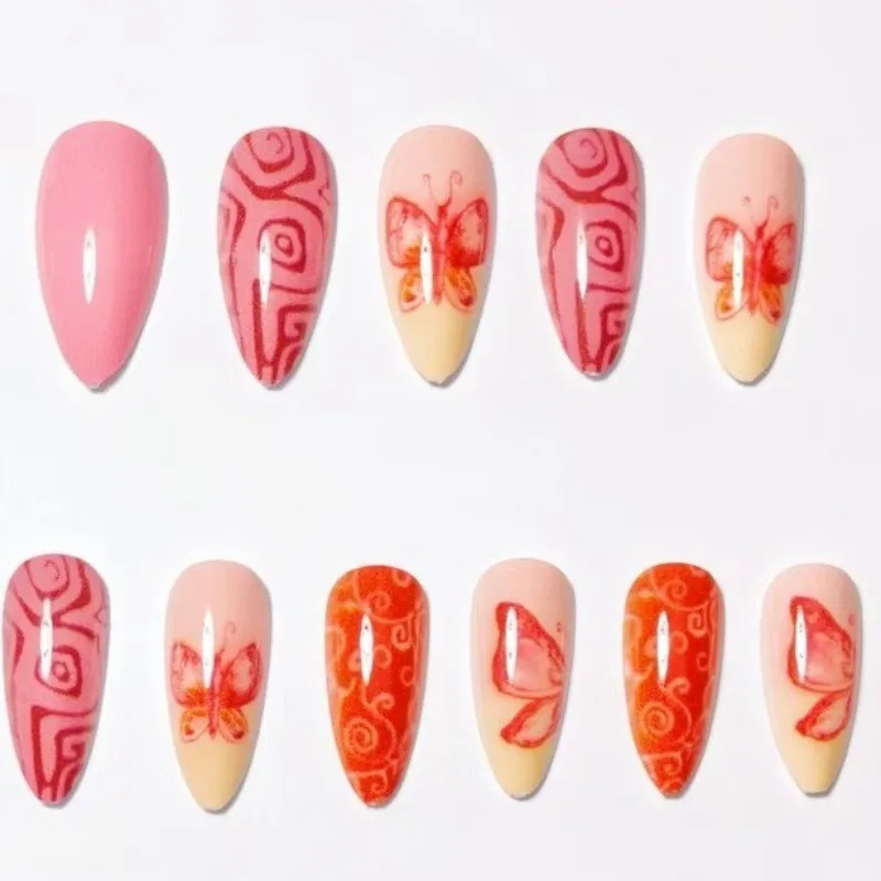 24 STKS Zoete Cool Vlekkerige Gouden Kraal Nep Nagel met Amandelvorm Druk op Nagels met Kersen Vlinder Ontwerp Kunstnagels Verwijderbaar