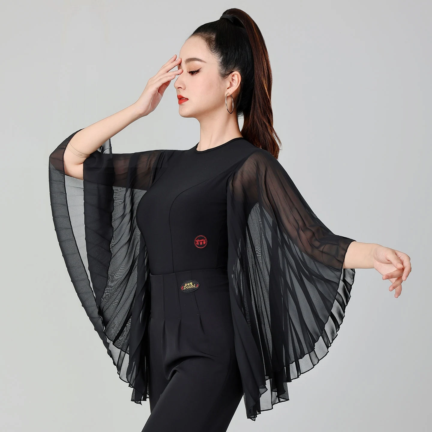 2025 Donne Abiti da ballo moderni Maglia Mezza manica Tuta di pizzo Chacha Latino Sala da ballo Costumi di performance di danza Indossare DN21200