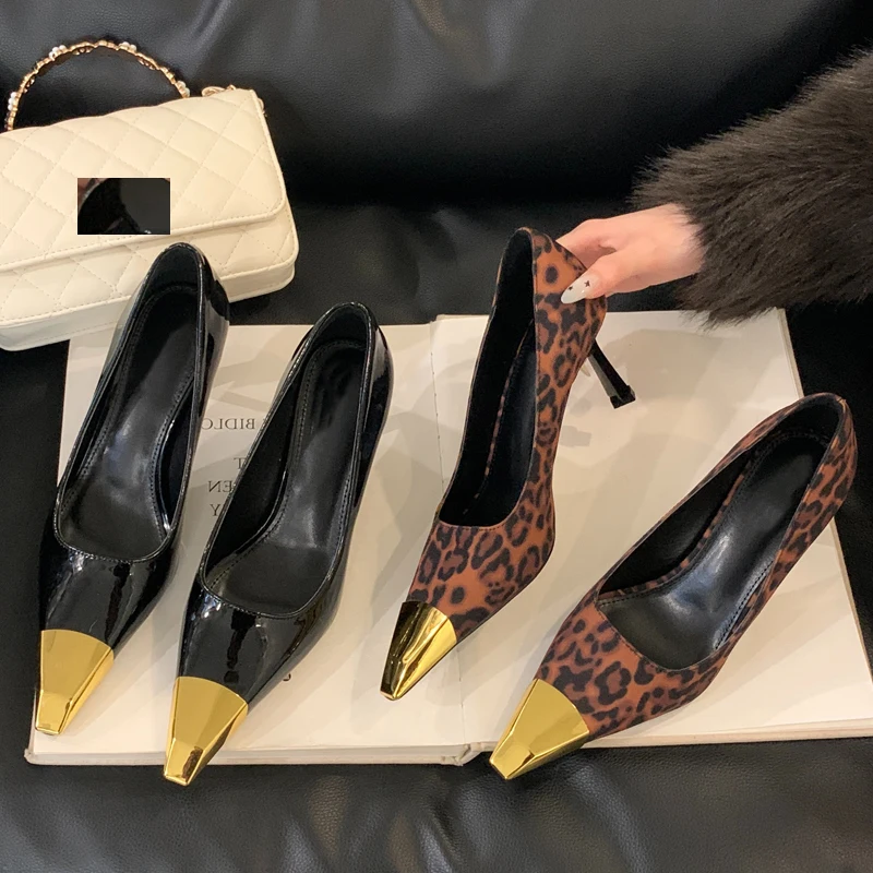 

Женские туфли-мюли в уличном стиле с металлическим острым носком, модные, на тонком высоком каблуке, для банкетов и вечеринок