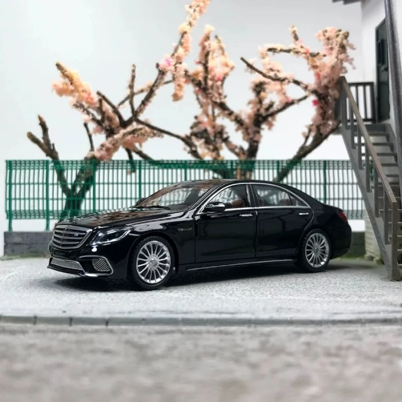 Fine Model 1/64 Mercedes-Benz S65 W222 chassis alloy car model