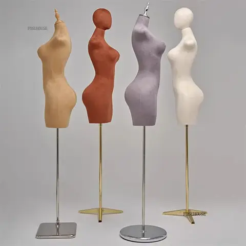 Maniquí femenino de medio cuerpo de terciopelo, tienda de ropa, modelo de gran tamaño, soporte de exhibición, ropa de alta gama, accesorios de exhibición de ventana simulada