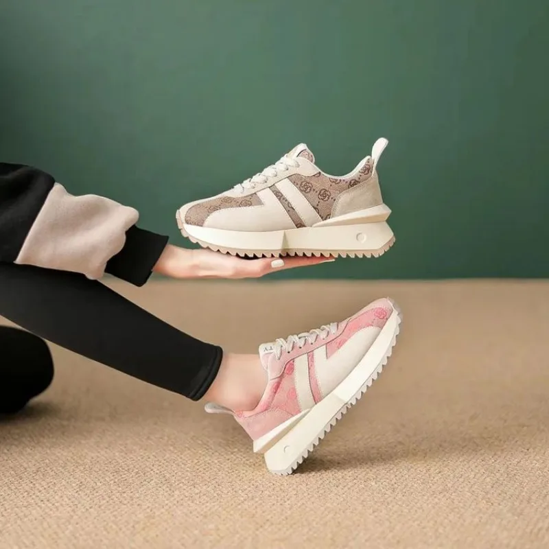 موضة احذية Forrest Gump لربيع 2023 احذية رياضية جديدة سميكة احذية نسائية مرتفعة غير رسمية متعددة الاستخدامات