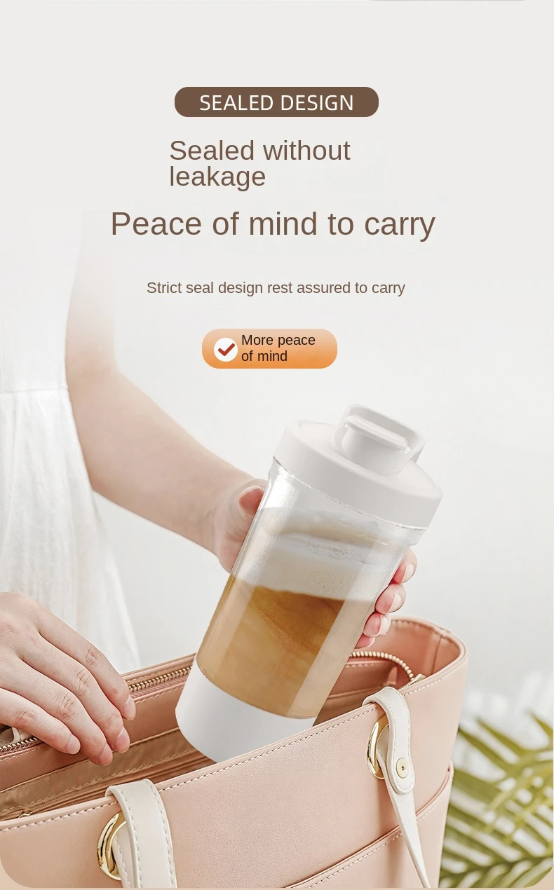 Alt: "Portable USB Rechargeable Personal Blender 450–650ml from Acuvick"