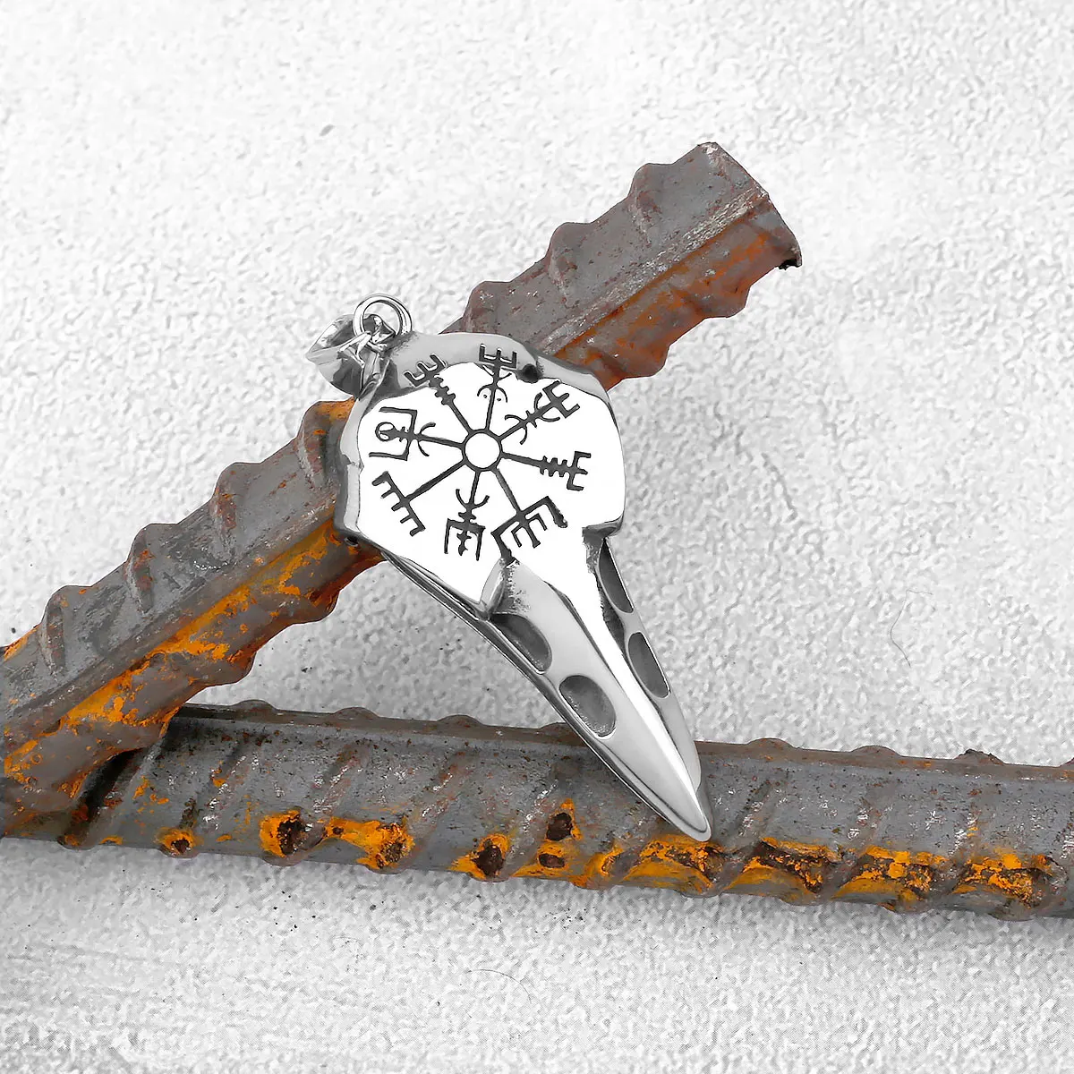 Nordic Odin Crow Skull Pendant Necklace Gothic Stainless Steel Raven Skull Compass Rune Necklace for Men Punk Jewelry Wholesale