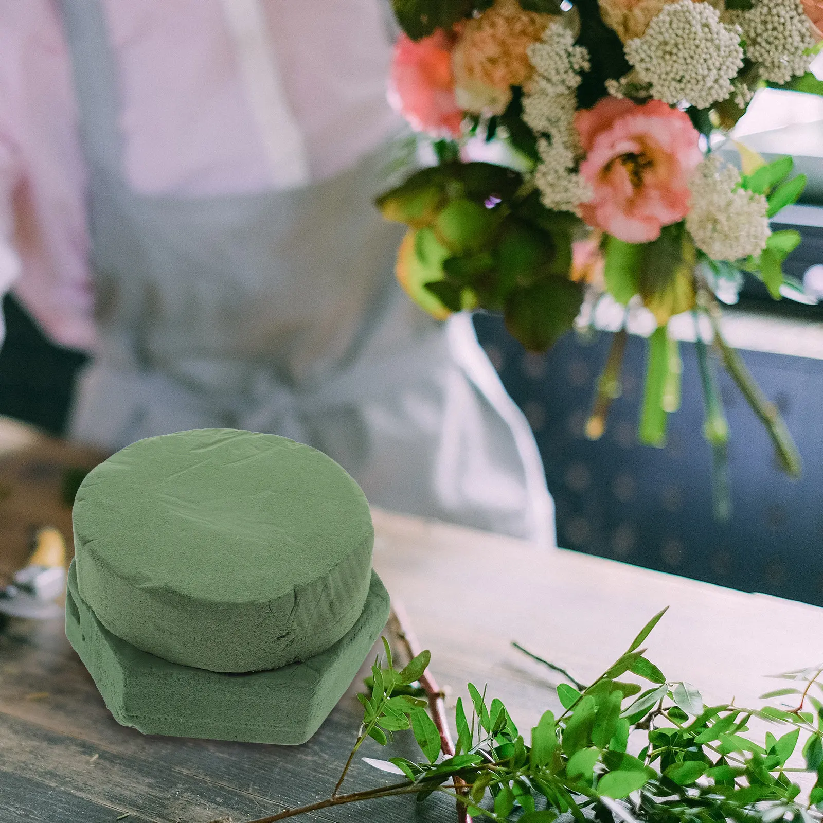 

2Pcs Floral Blocks Flower Mud Base Easy Cut Absorbent Floral Arrangement Supplies for Fresh Artificial Flower Holder