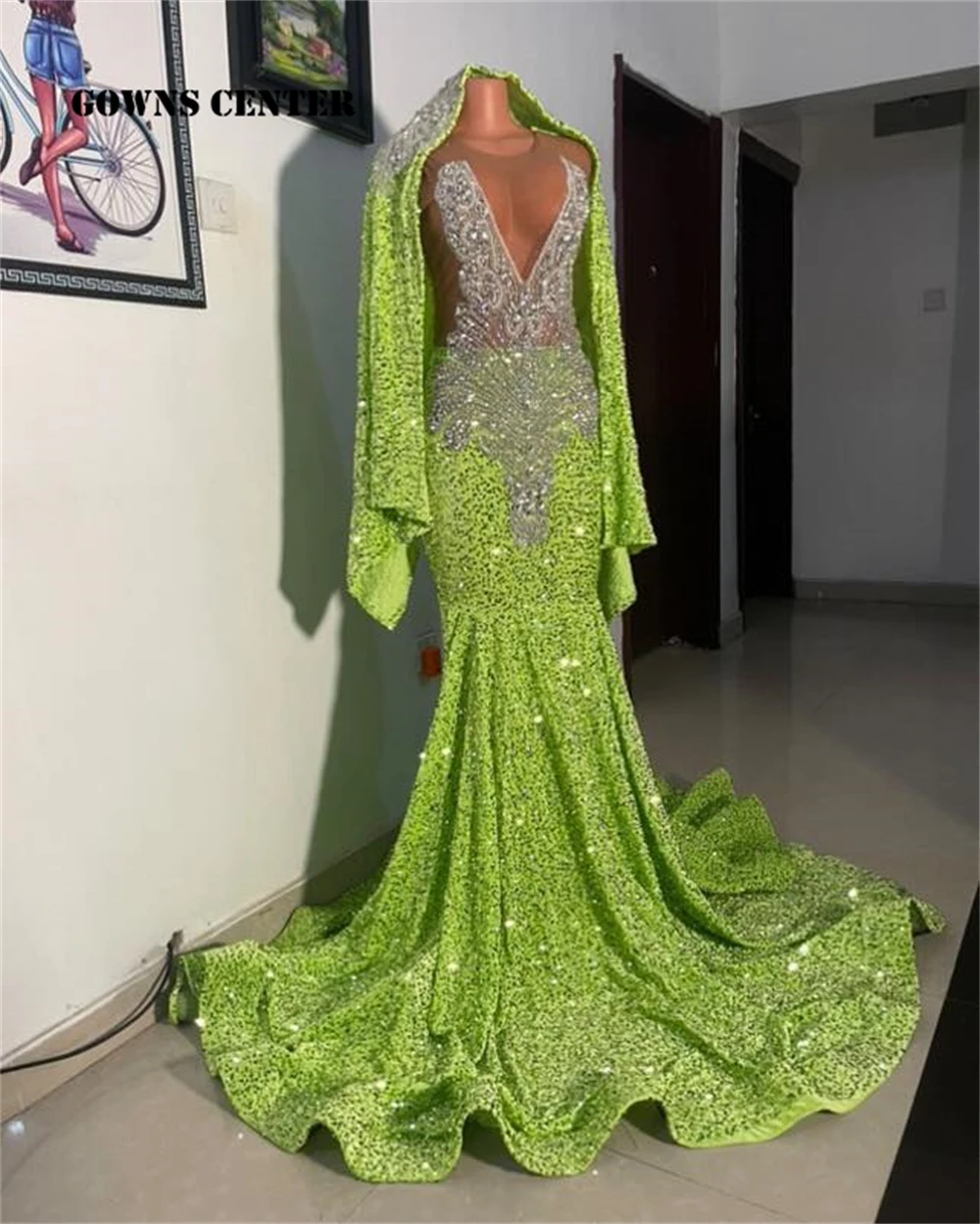 Vestidos de fiesta de sirena con lentejuelas verdes elegantes, vestido de fiesta de noche de diamantes de imitación con cuentas negras de lujo para niñas con pañuelo para la cabeza personalizado