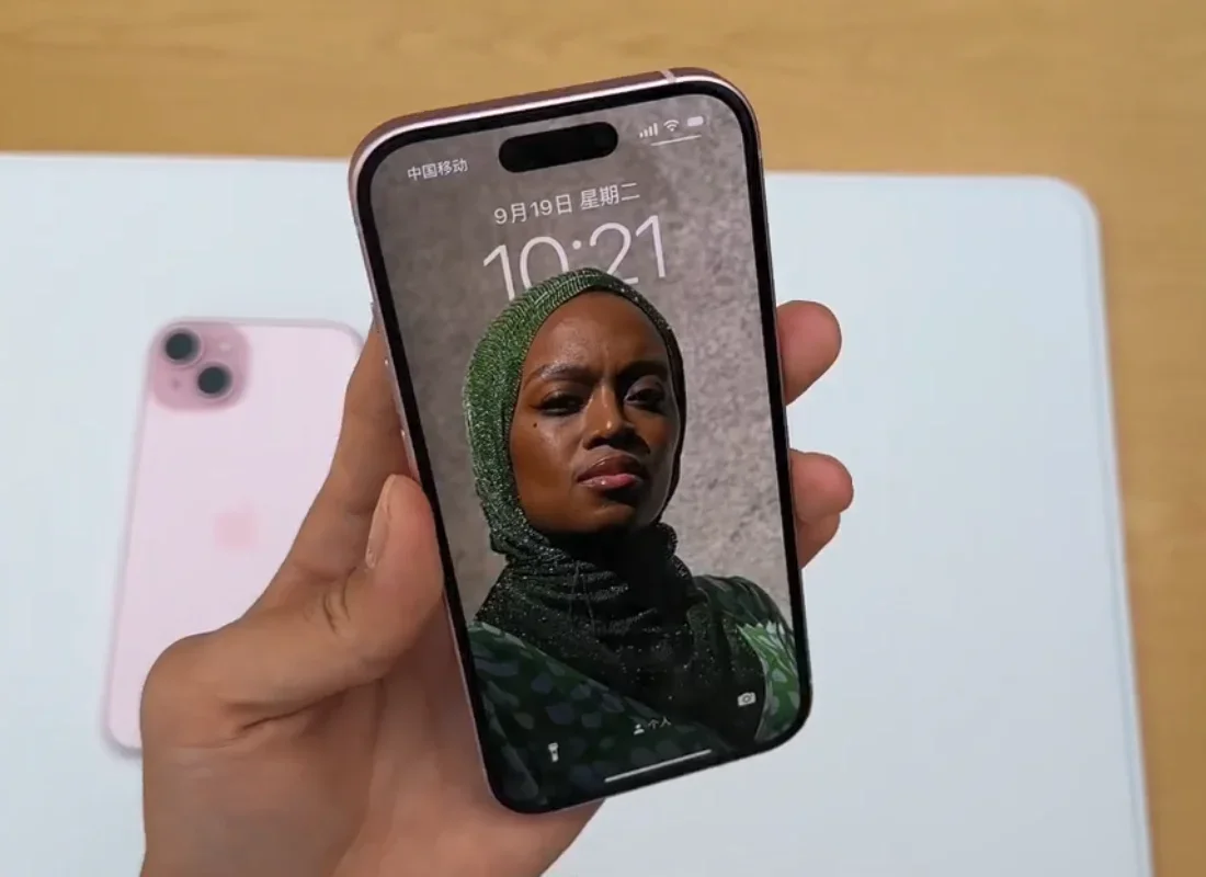 هاتف Apple iPhone 15 الأصلي بشريحة مادية وذاكرة وصول عشوائي 6 جيجابايت وذاكرة قراءة فقط 128 جيجابايت/256 جيجابايت IOS 6.1 بوصة OLED معرف الوجه NFC A16 يستخدم iPhone15 الذكي المحمول