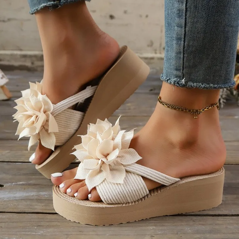 Blumen-Dekor Keilabsatz-Sandalen für Damen Übergrößen Dicke Sohle Chunky Pantoletten Sommer Leicht Komfortabel Rutschfeste Flip-Flops