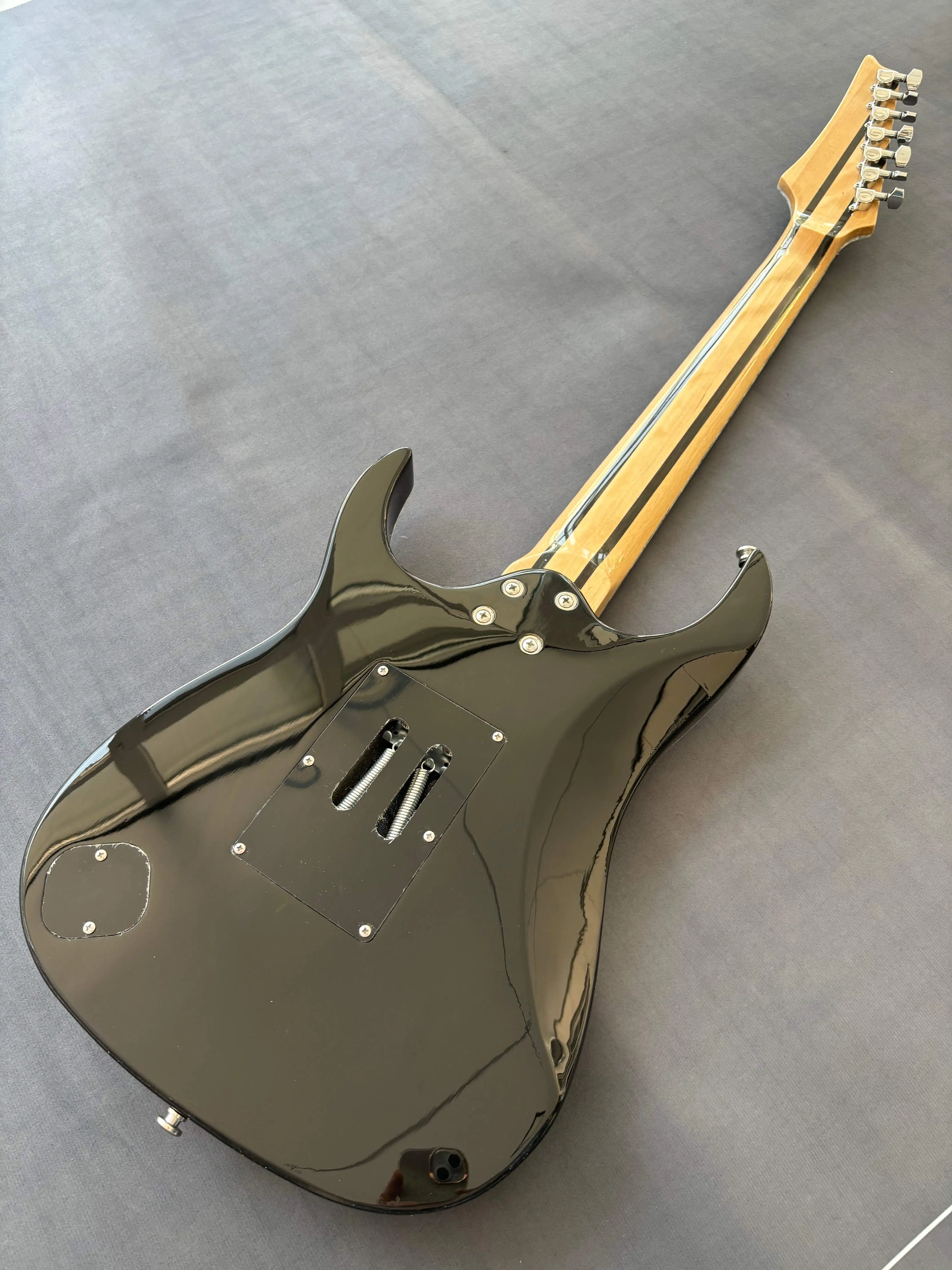 UV777 Double Shake Electric Guitar Black Mirror Guard HSH Pickup Speed Play Metal Versatile Artifact 7 Strings Free Shipping view 3
