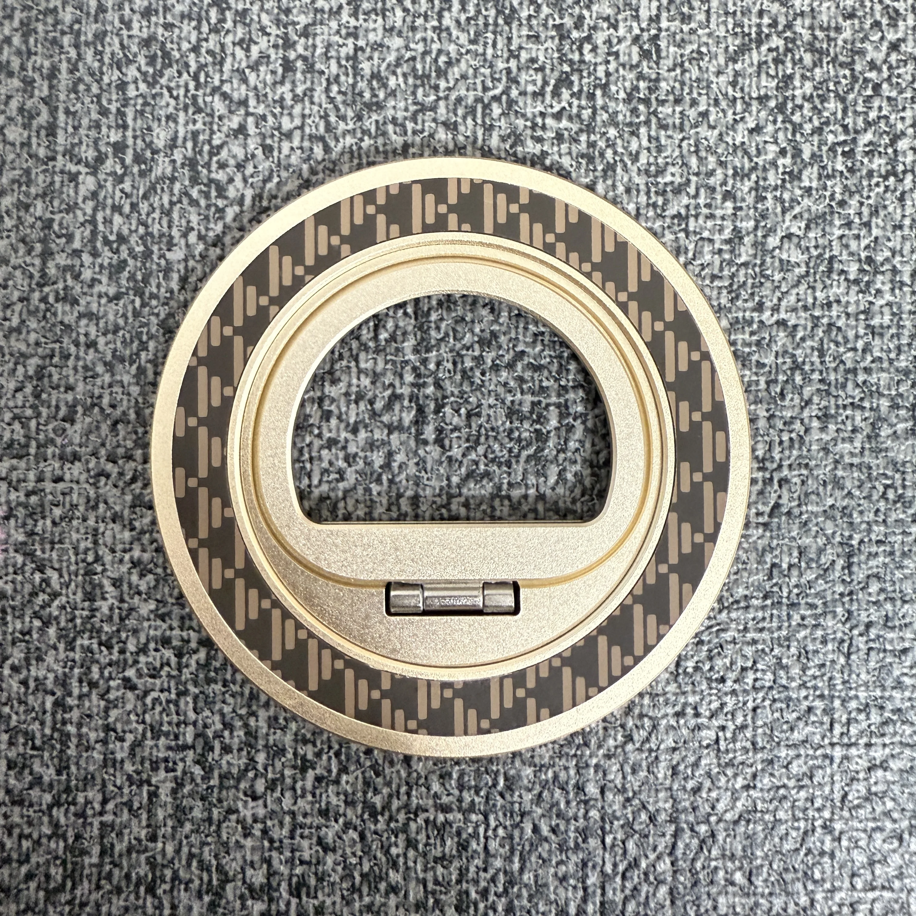 Magnetic Phone Case Stand Portable Lightweight Carbon Fiber Texture Strong Magnetic Ring Stand 360 Rotating Stand
