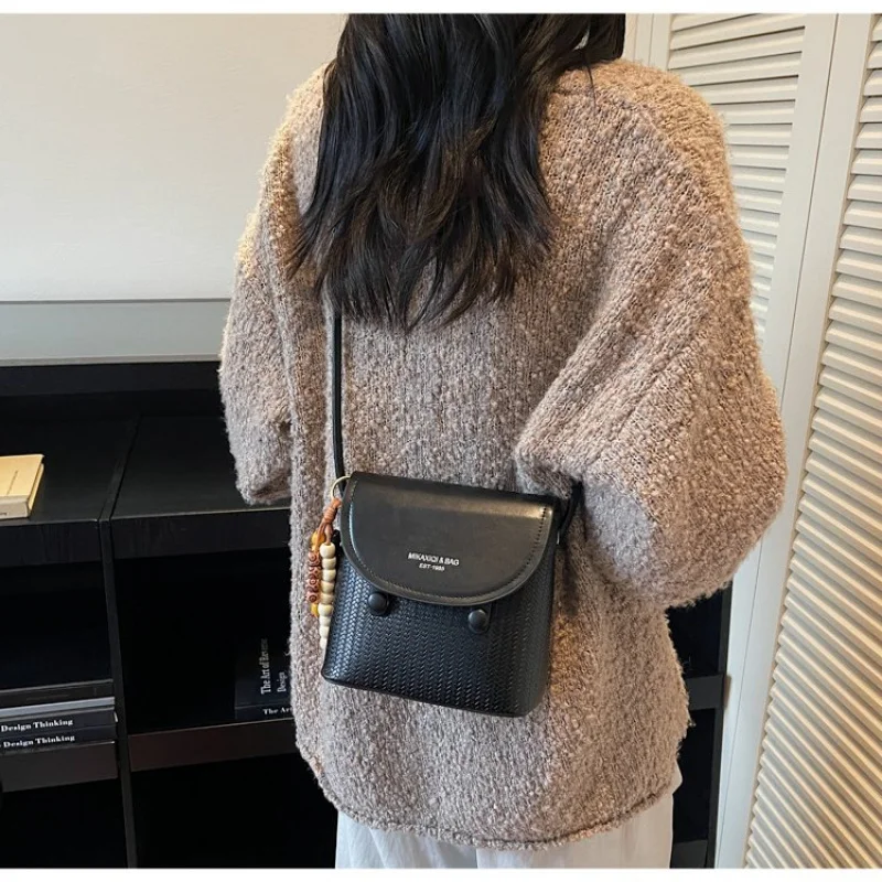 

women elegant small square shoulder crossbody bag pu leather 2025 fall magnetic zipper bag with pendant one size