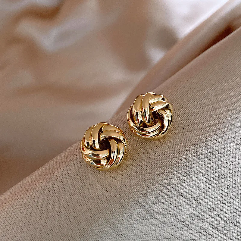 Tiny Metal Stud Earrings for Women Gold Color Twist Round Earrings Small Unusual Earrings boucles d'oreilles Fashion Jewelry