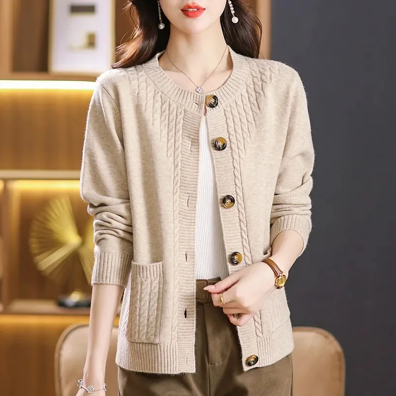 2024 Spring and Autumn New Round Neck Knitted Cardigan Women's Sweater Loose and Versatile Western style Woolen Sweater Top