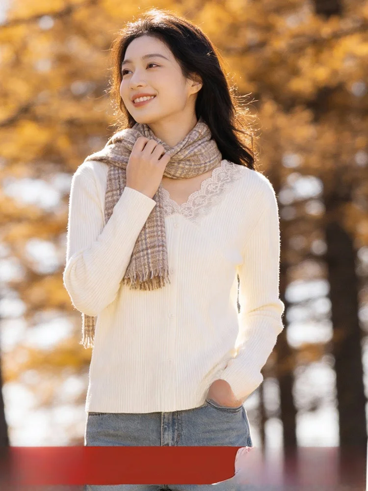 

Slimming Lace V-Neck Knitwear Sweater Women's Inner Wear Spring 2026 New Style Korean Style Loose Fit Long Sleeve Winter