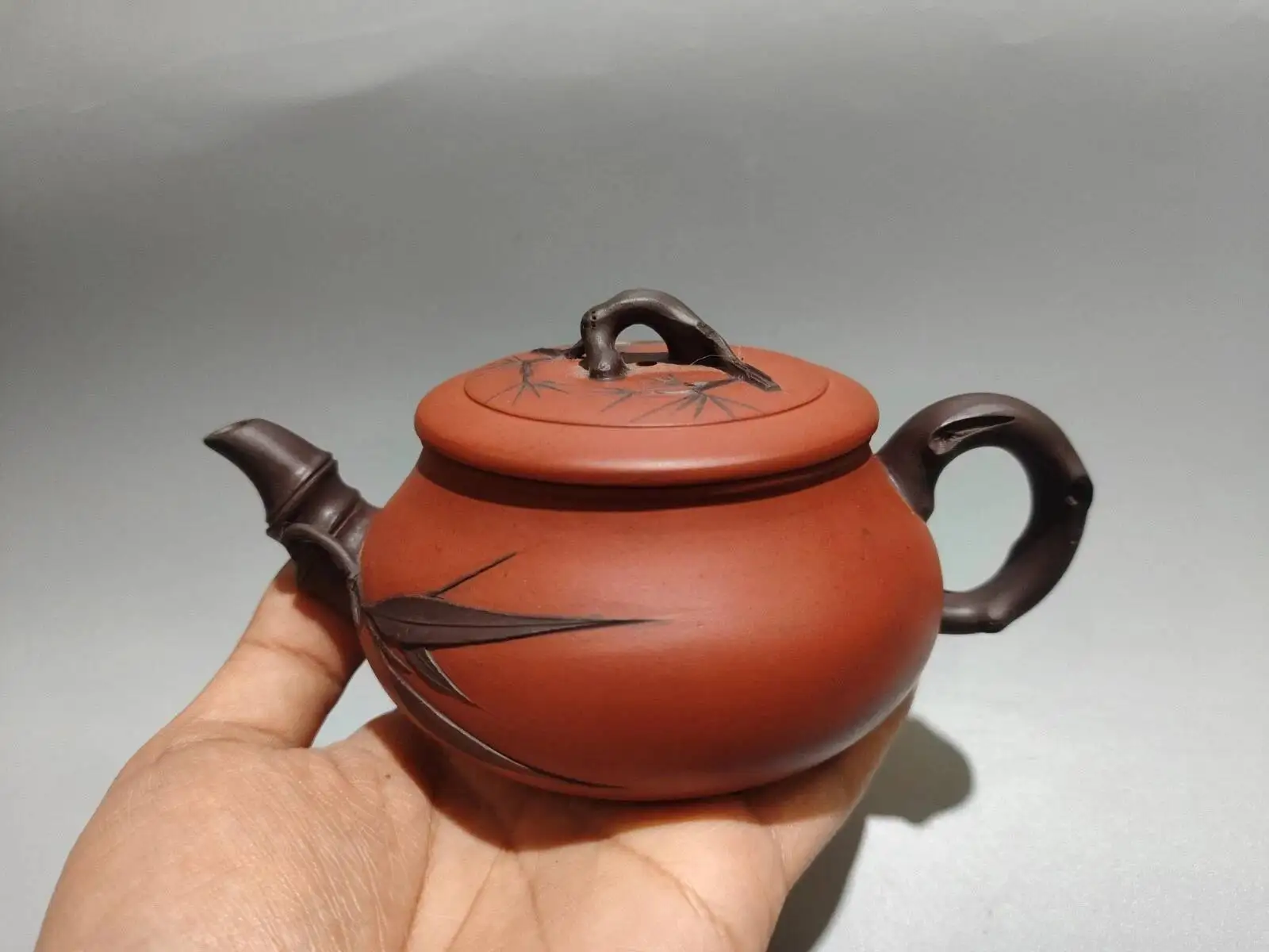 

China Yi Xing Zisha Clay Handmade Exquisite Teapot 260cc