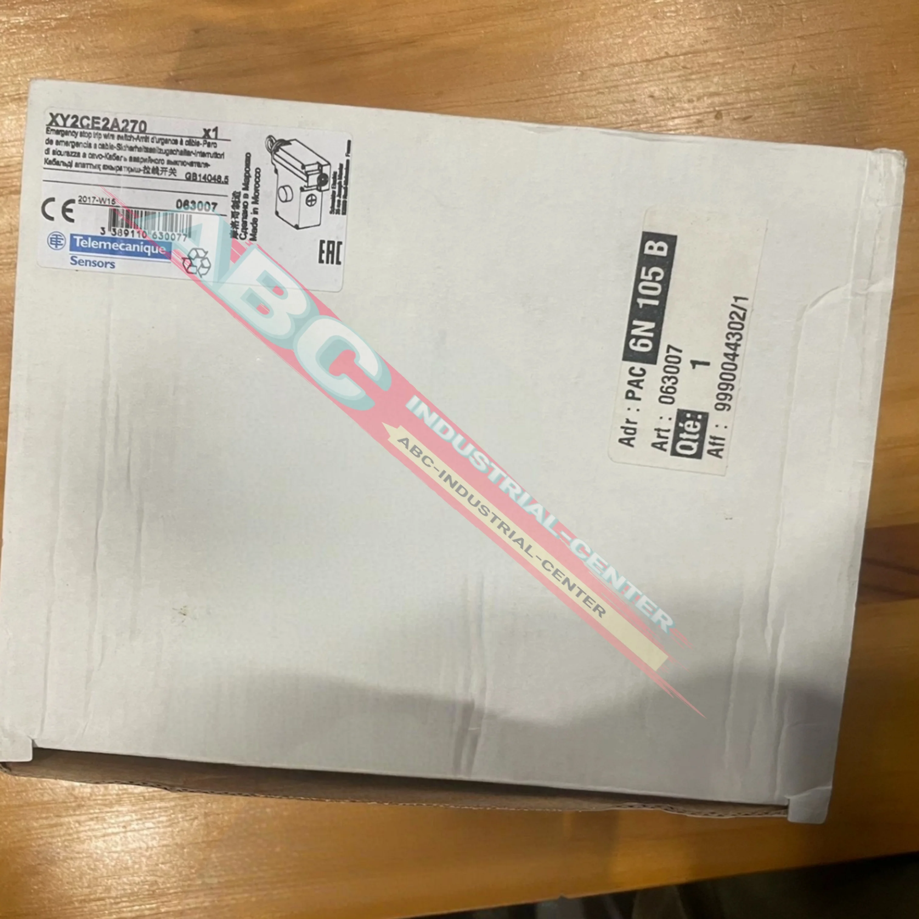 Pull cord emergency stop switch brand new  XY2CE2A250 XY2CE2A270