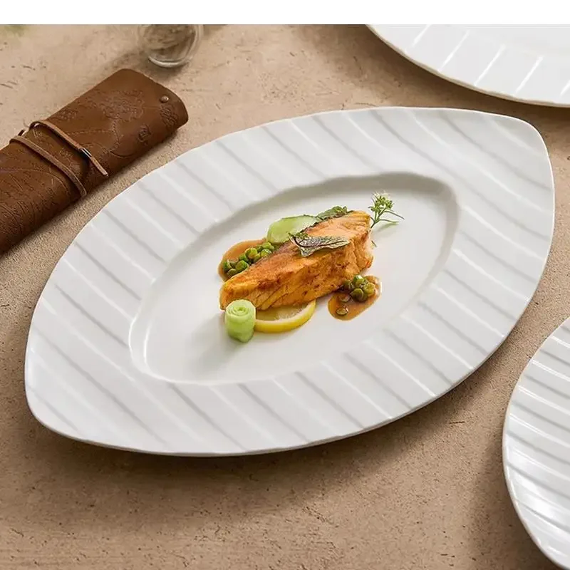 Pure White Leaf Shape Ceramic Striped Fish Plate Sushi Dessert Restaurant Molecular Cuisine Specialty Tableware