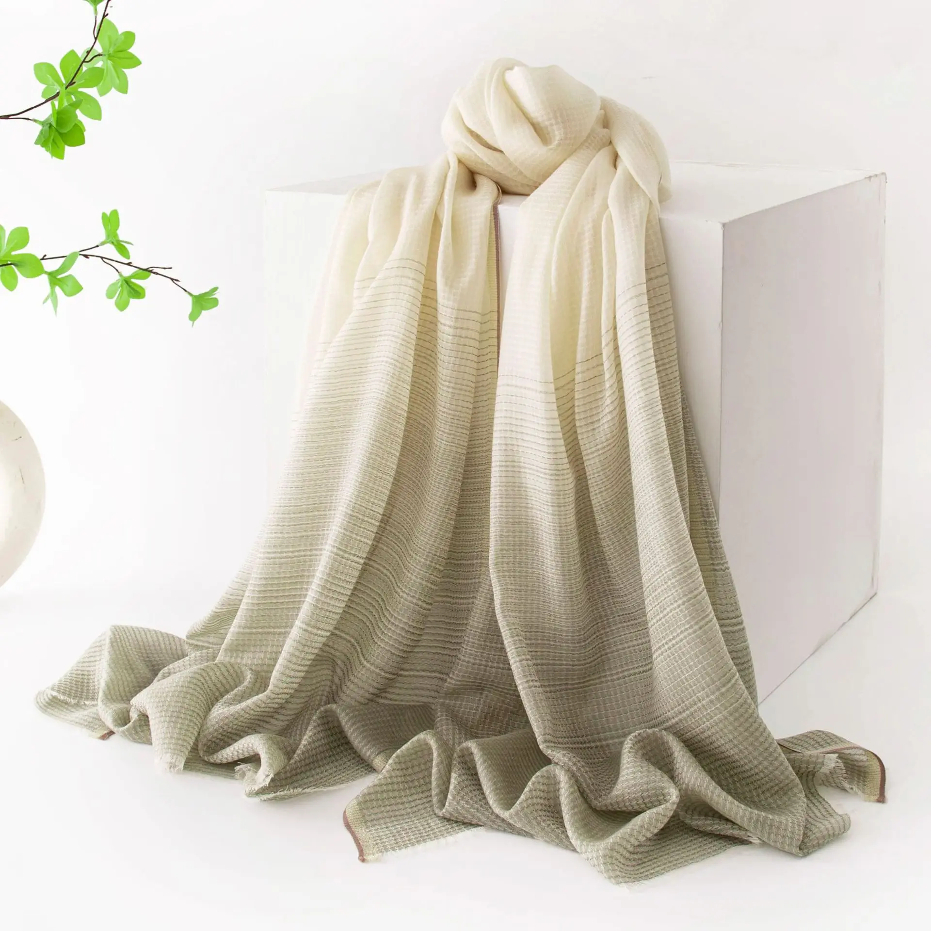 

New luxury 100% Wool Gradient Jacquard Golden Trim Scarf Women Autumn Elegant Thin Long Shawl Hijab Fashion Versatile Scarves