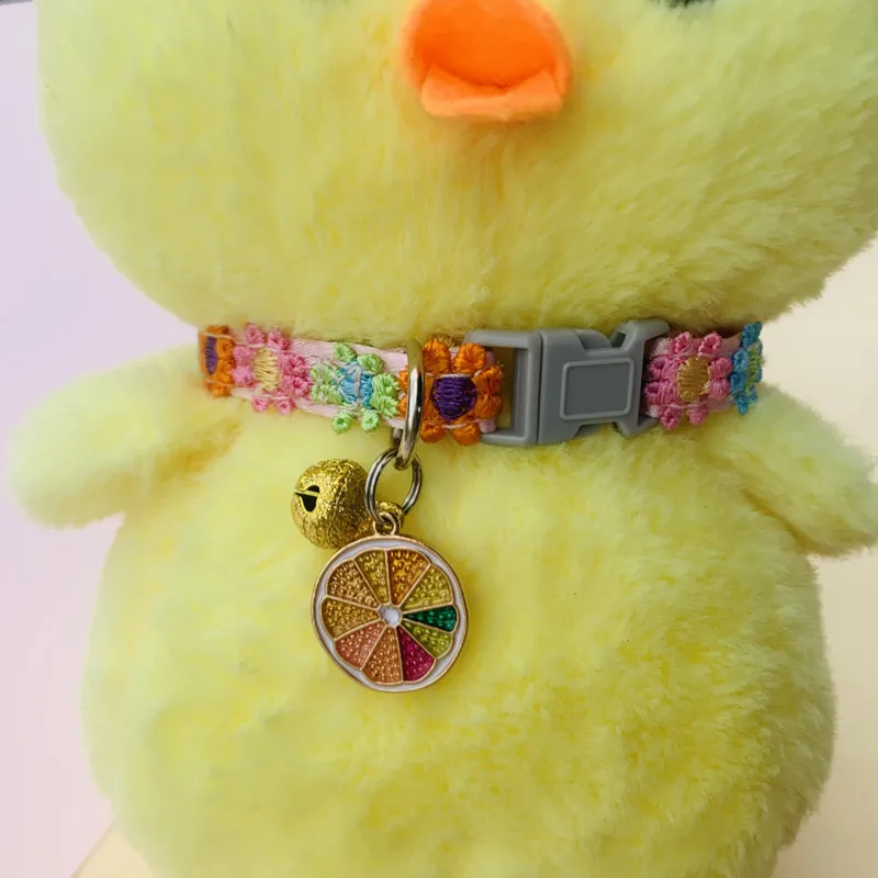 Haustier-Halsband mit Glocke Buntes Blumen-Hundehalsband Verstellbares Sicherheitsglocken-Halsband für Welpen und Kätzchen Haustier-Zubehör – Detail 7