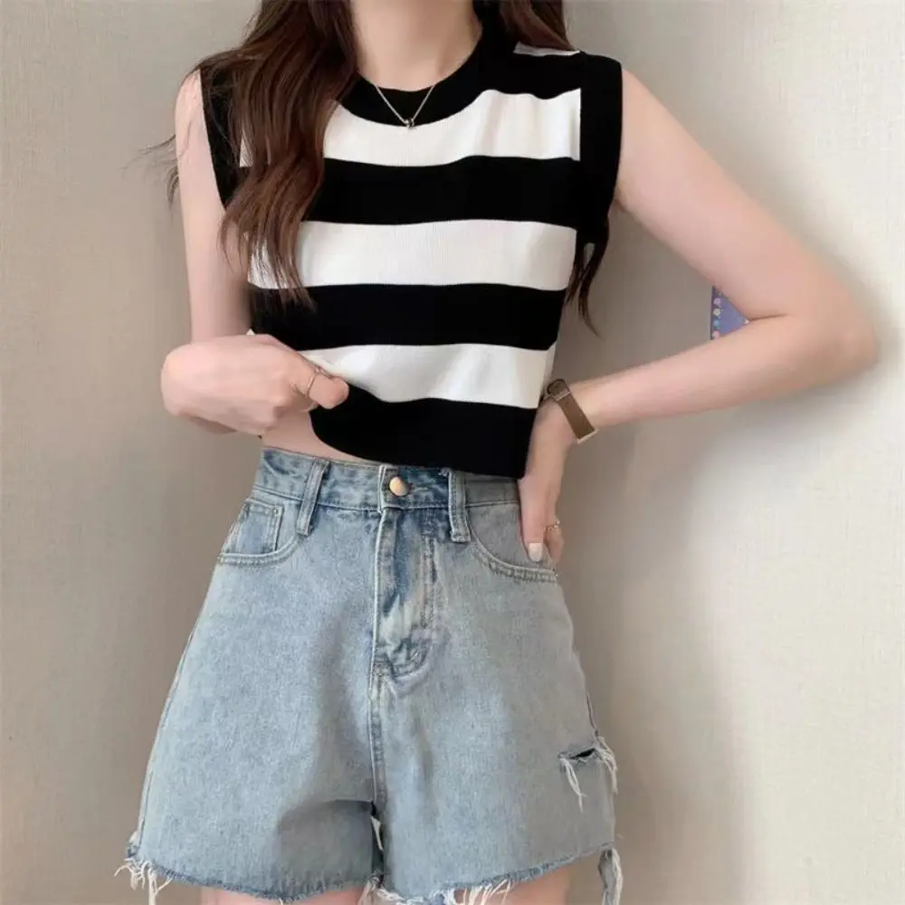 Fashion Acrylic Fiber Contrasting Striped Knit Vest Knitted Sleeveless Sleeveless Waistcoat Round Neck Crop Top Women