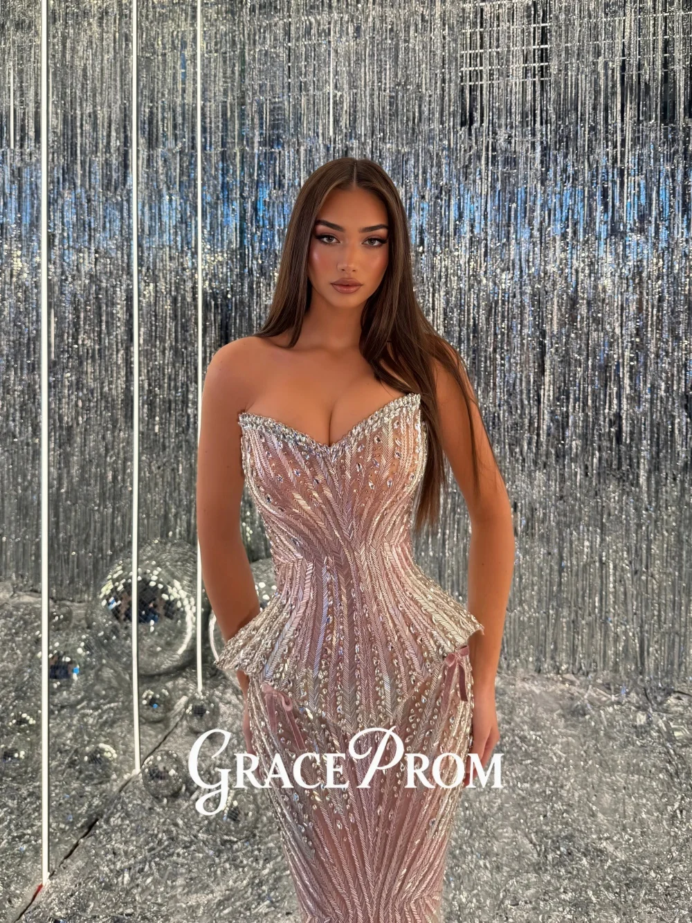 GraceProm Romantic Strapless Evening Dress 2026 Peplum-Waist Carpet Gown Fashionable A-line Floor-Length Party Gown فساتين