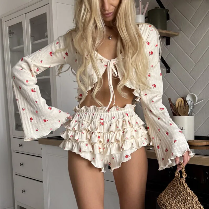 Fashionable Printed Top And Pants Set with Belt Long Sleeve Short Shorts Women's Summer Outfit V Neck Two Piece Ensemble