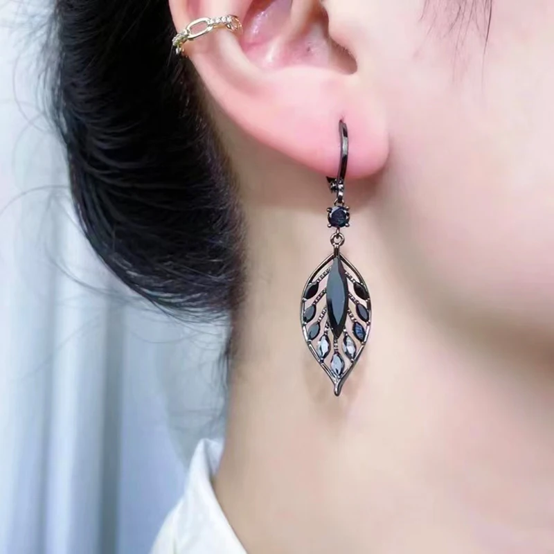 2023 New Fashion Trend Zircon Crystal Black Leaf Pendant Earrings for Women Unique Design Temperament Cool Girls Party Jewelry