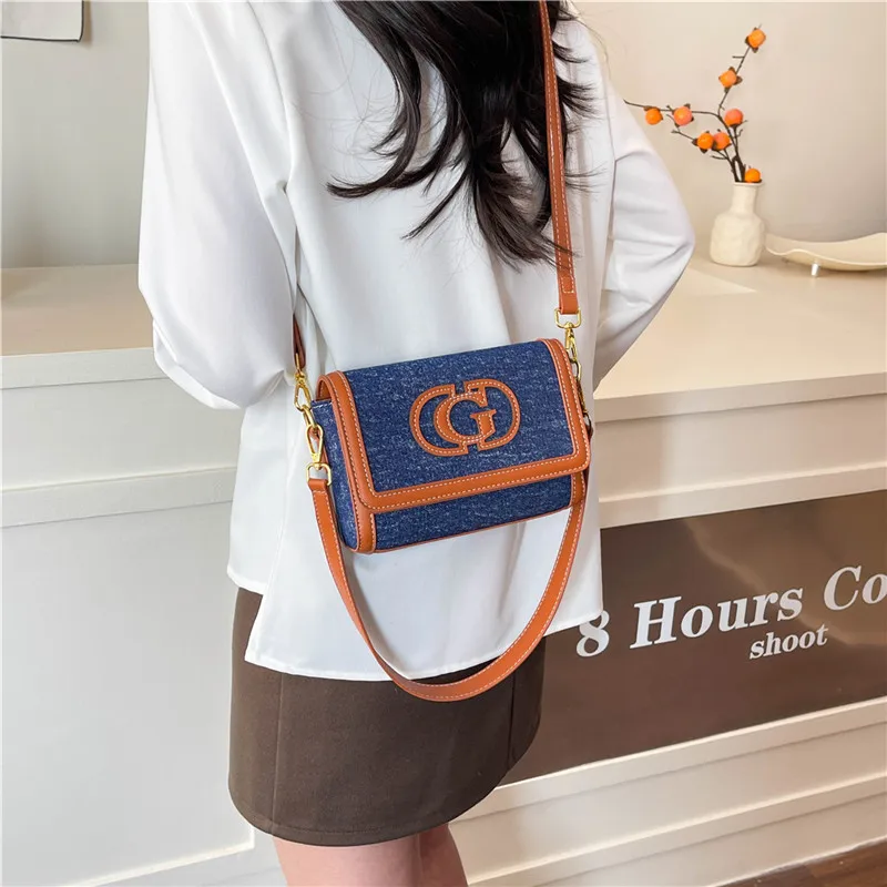 

Fashionable Women's Handbag - Leather Crossbody Shoulder Bag With Adjustable Strap, Ladies Luxury By Famous Designer