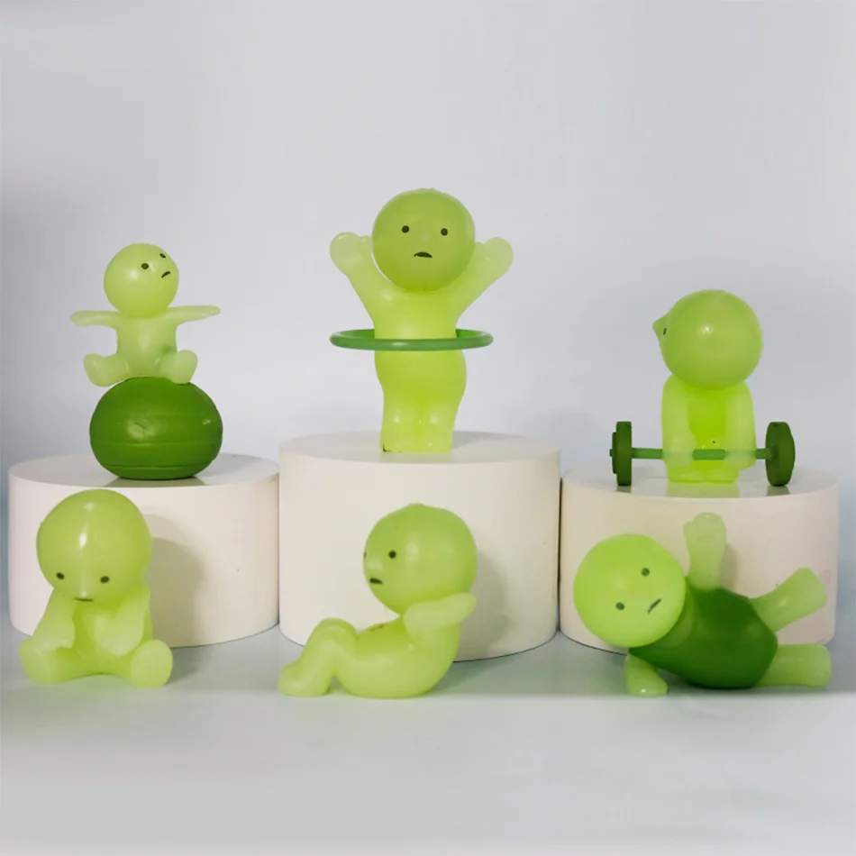 Poupée verte Noctilucent série Smiski, boîte aveugle mystère, cadeau Surprise, modèle de figurines d'action pour décoration de bureau
