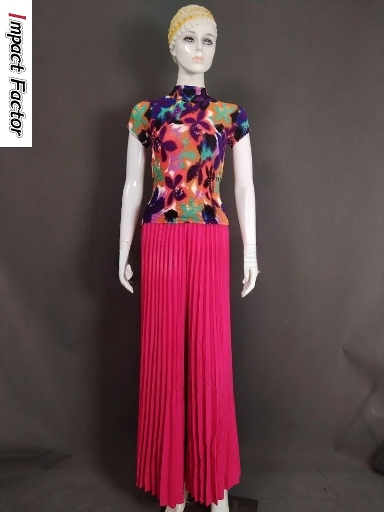 

2025 Summer New Loose Fashion Suit Miyake Pleated Temperament Round Neck T-shirt + Wide Leg Pants Fashion Women's Two-piece Set