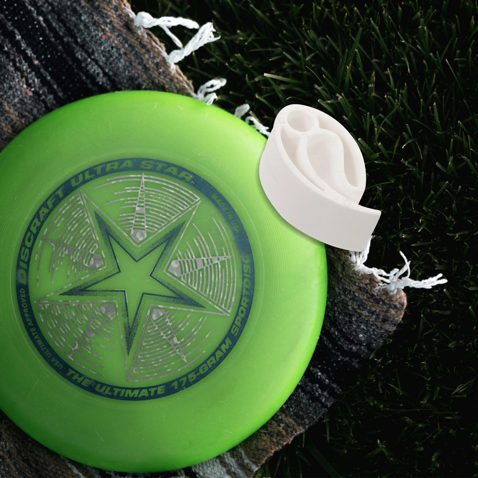 Flying Disc Buckle Compact Flying Disc Clamp Flying Disc Holder Small Flying Disc Carrying Clamp disc carrier